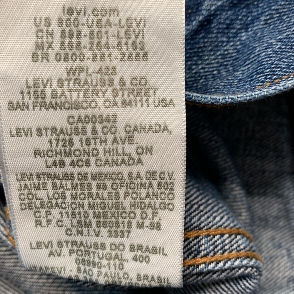Levi’s Denim Jean Jacket - Picture 8 of 8